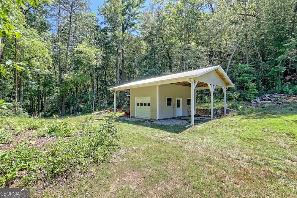 208 Colony RD Dillard, GA 30537