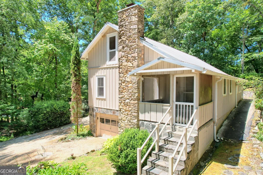 208 Colony RD Dillard, GA 30537