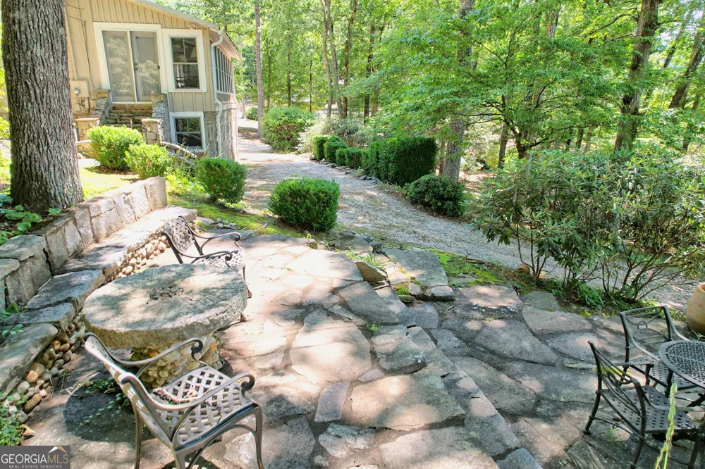 208 Colony RD Dillard, GA 30537