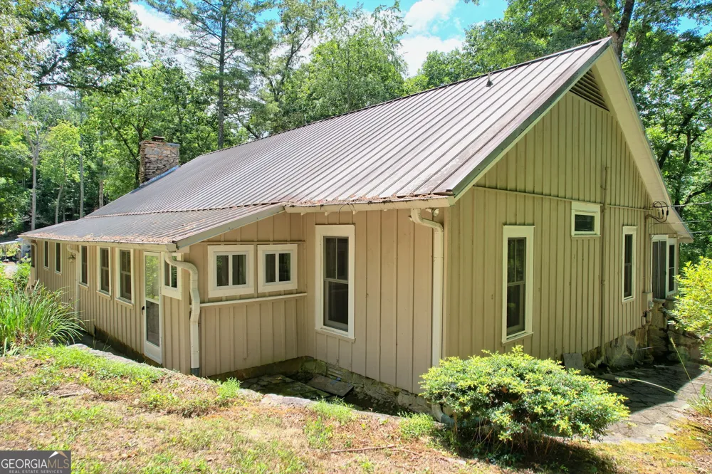 208 Colony RD Dillard, GA 30537