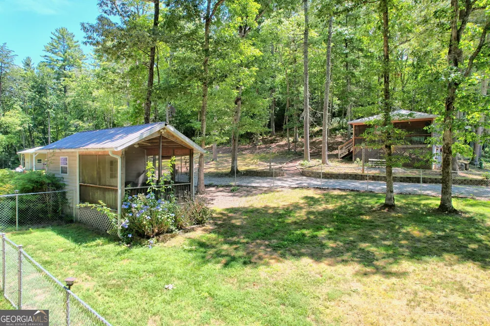 208 Colony RD Dillard, GA 30537