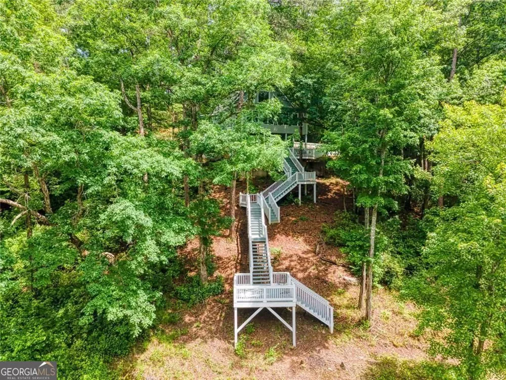 190 Raintree CT Demorest, GA 30535