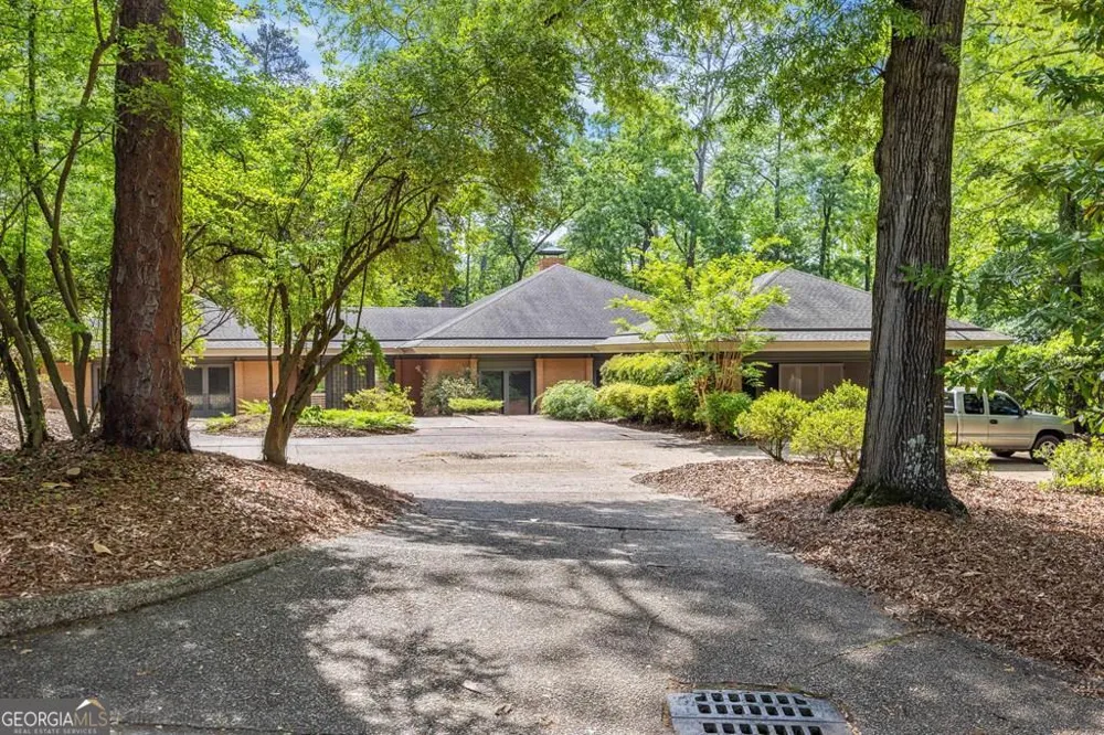 2718 Averett DR Columbus, GA 31906