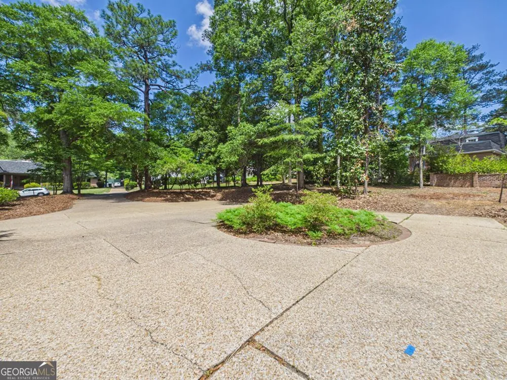 2718 Averett DR Columbus, GA 31906