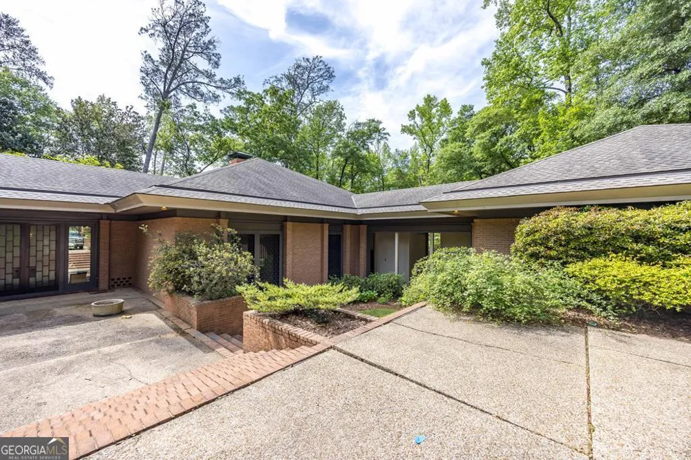 2718 Averett DR Columbus, GA 31906