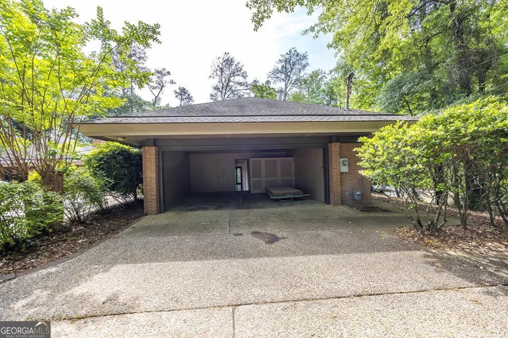 2718 Averett DR Columbus, GA 31906