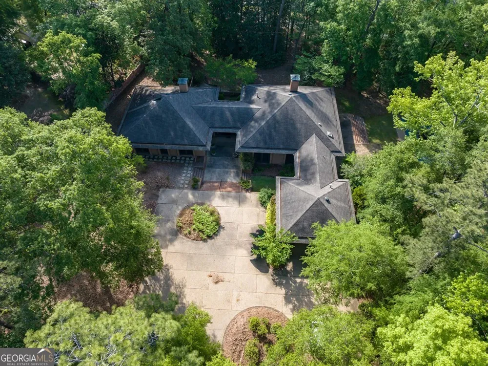 2718 Averett DR Columbus, GA 31906