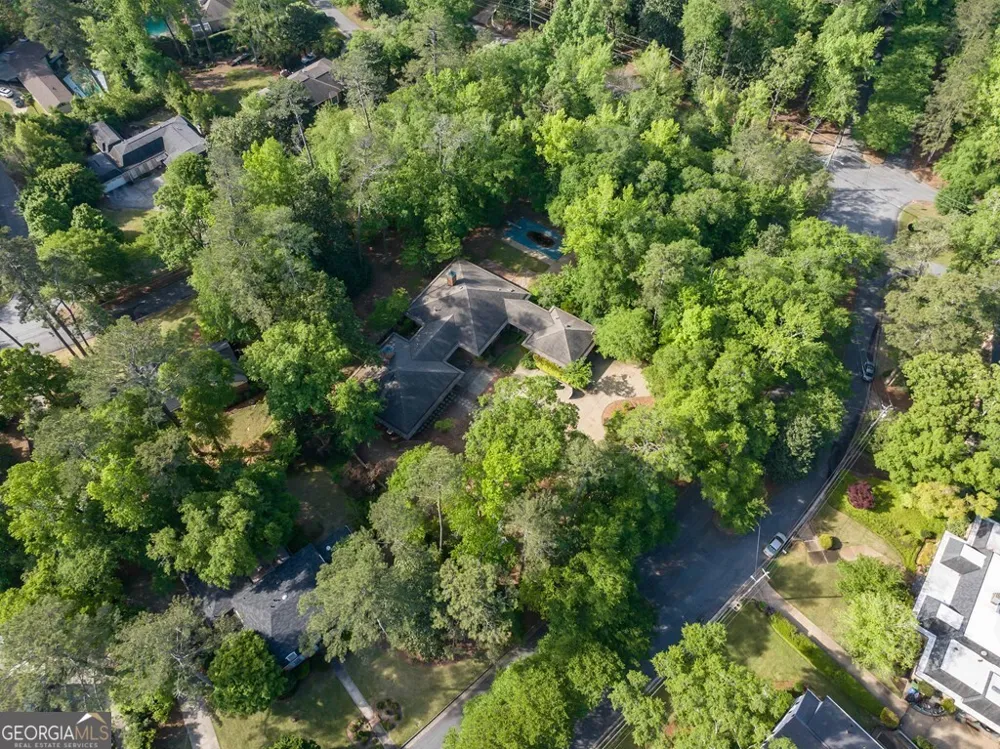 2718 Averett DR Columbus, GA 31906