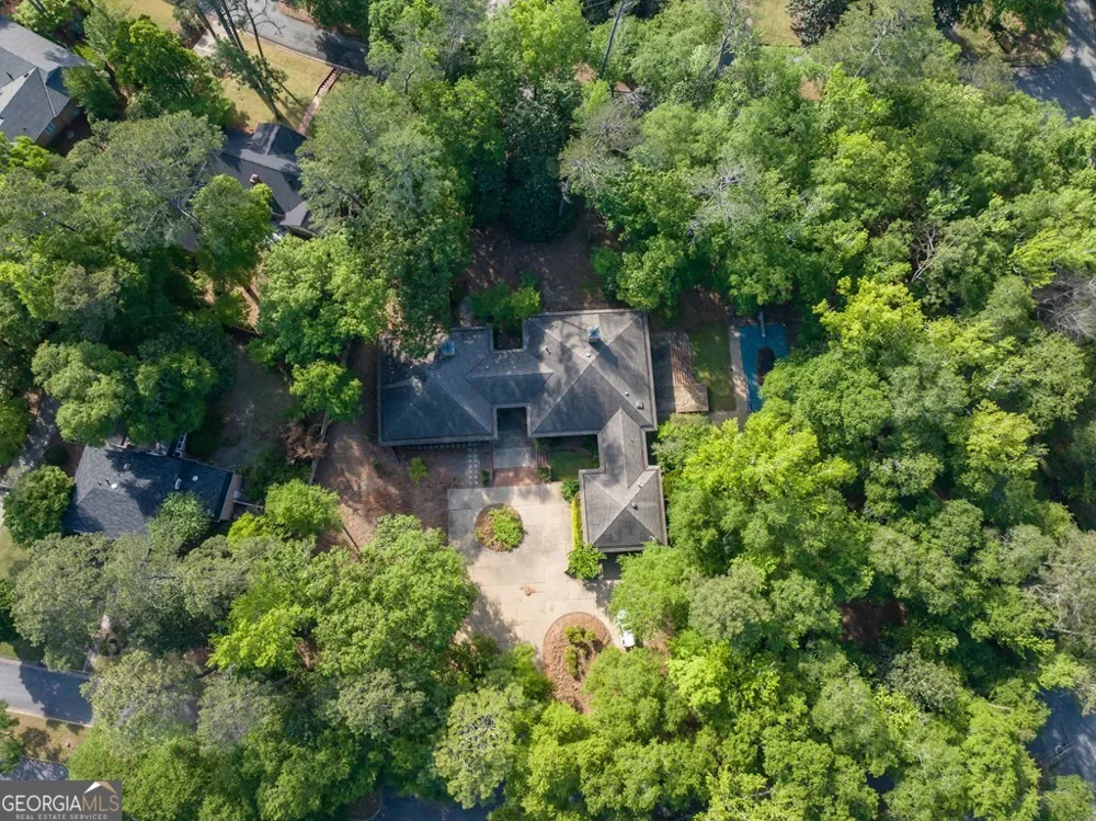 2718 Averett DR Columbus, GA 31906