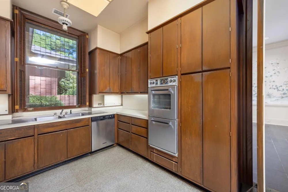 2718 Averett DR Columbus, GA 31906