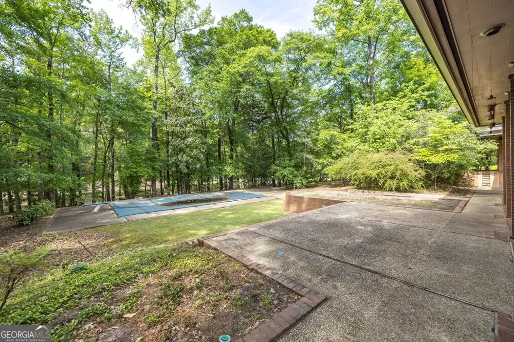 2718 Averett DR Columbus, GA 31906