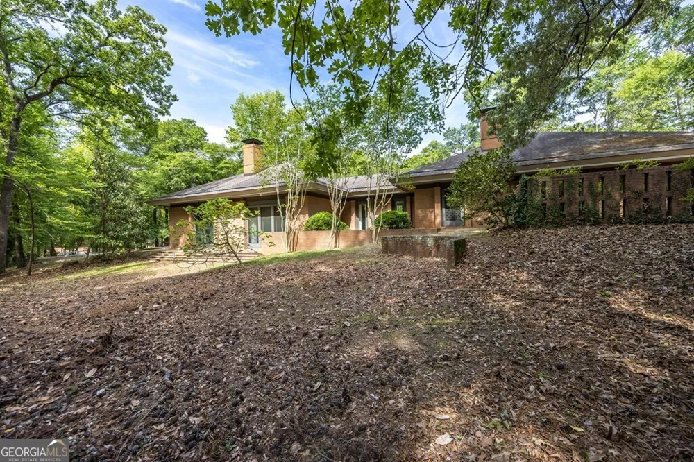 2718 Averett DR Columbus, GA 31906