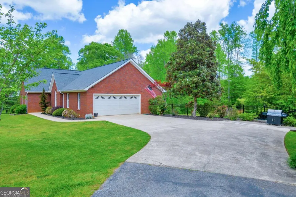 6200 Bent Tree CV Murrayville, GA 30564