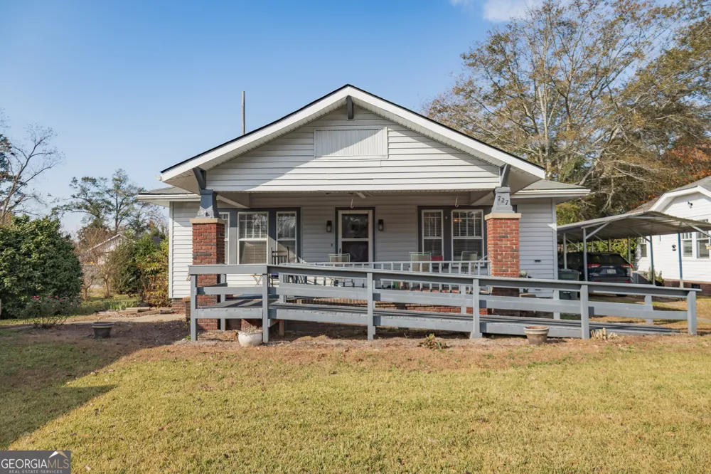 727 Harvey ST Millen, GA 30442