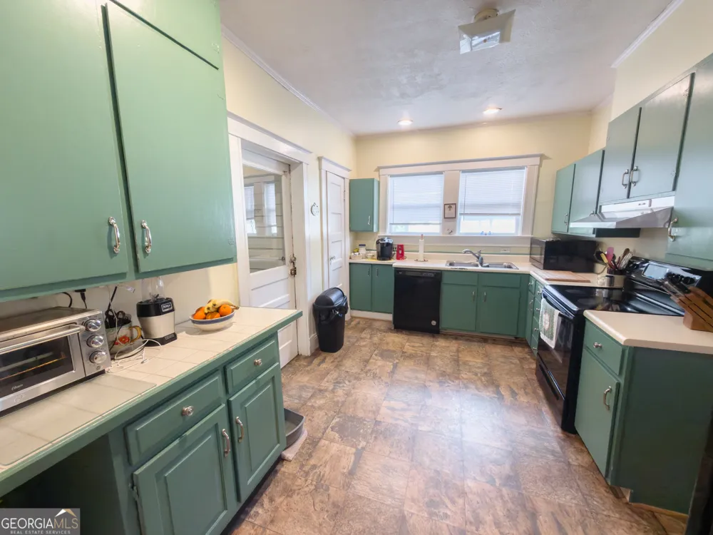 727 Harvey ST Millen, GA 30442