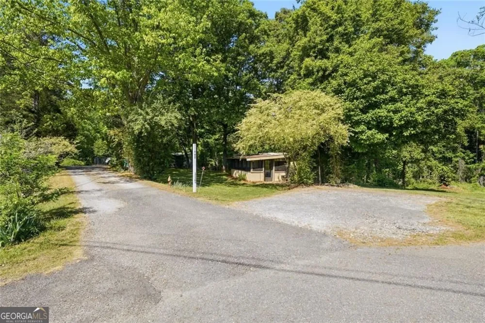 114 Oak Crest CIR Canton, GA 30115