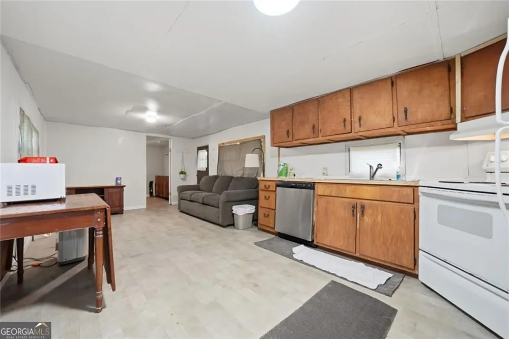 114 Oak Crest CIR Canton, GA 30115