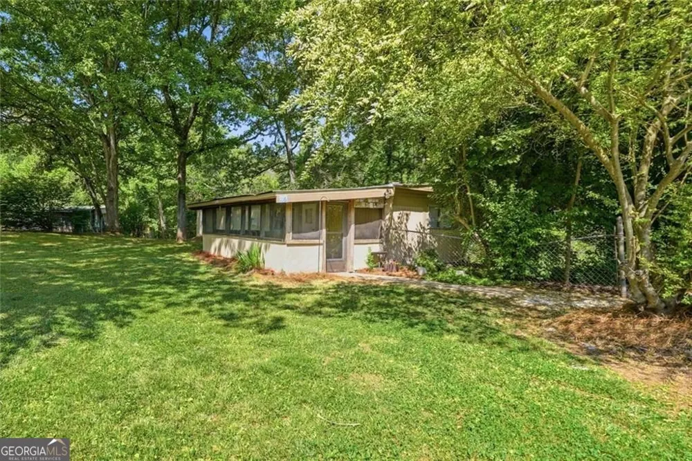 114 Oak Crest CIR Canton, GA 30115