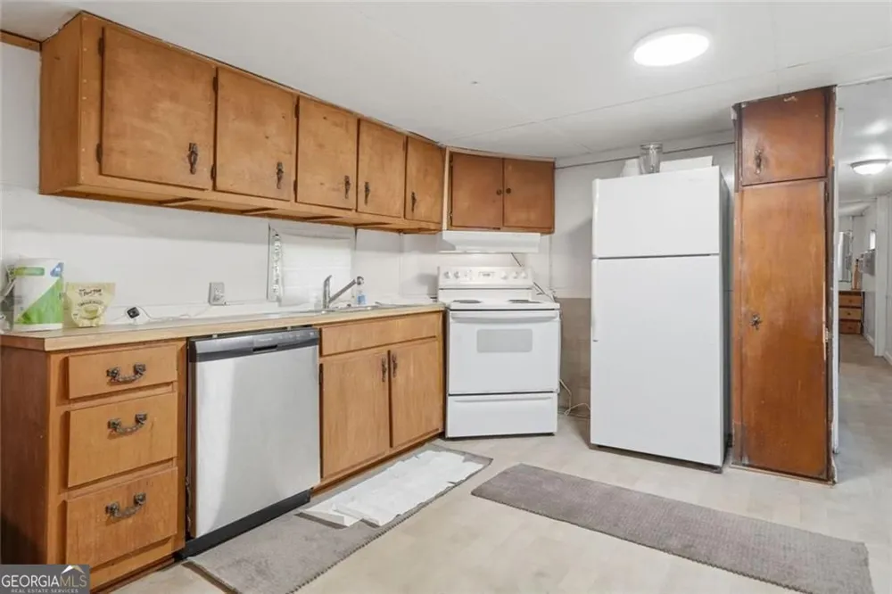 114 Oak Crest CIR Canton, GA 30115