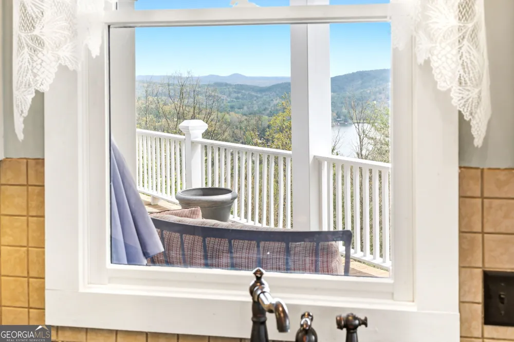 1171 Rabun Bluffs DR Lakemont, GA 30552