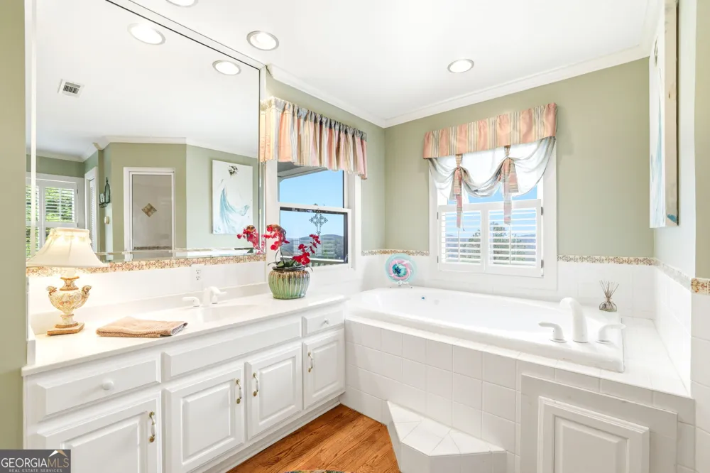 1171 Rabun Bluffs DR Lakemont, GA 30552
