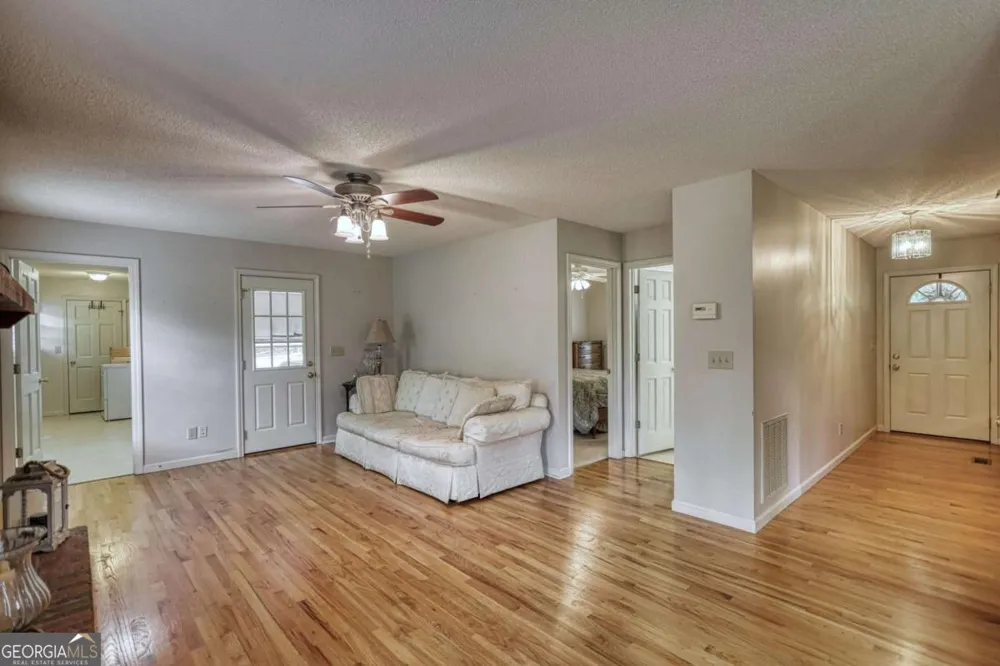 2643 Macedonia RD Franklin, GA 30217