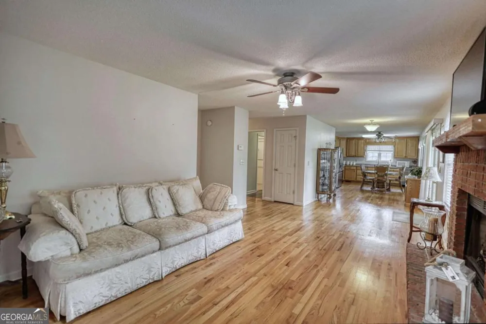 2643 Macedonia RD Franklin, GA 30217