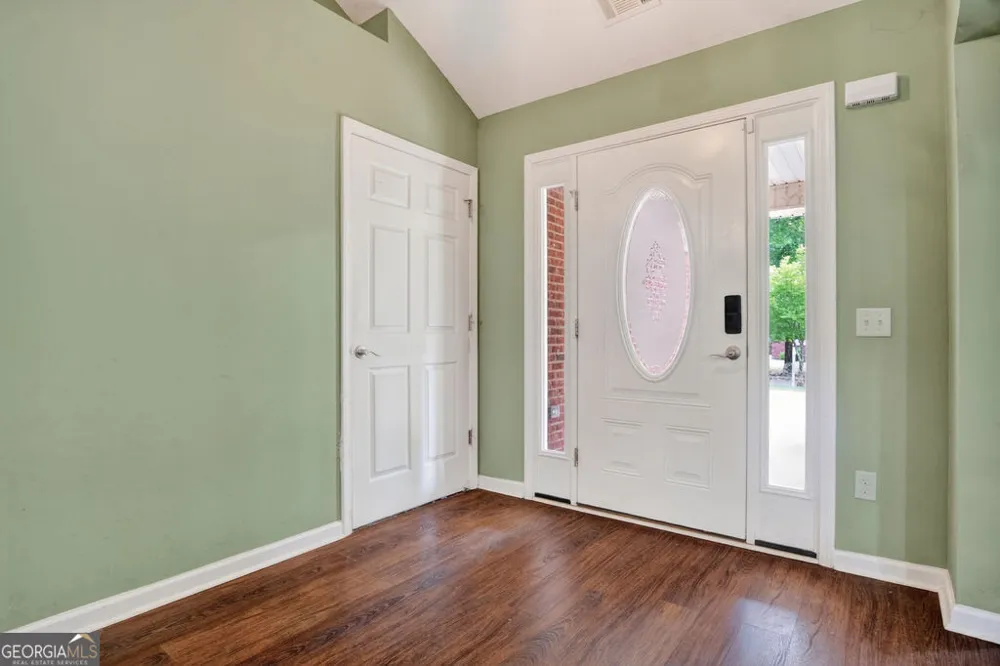 254 Taylor LN Winterville, GA 30683