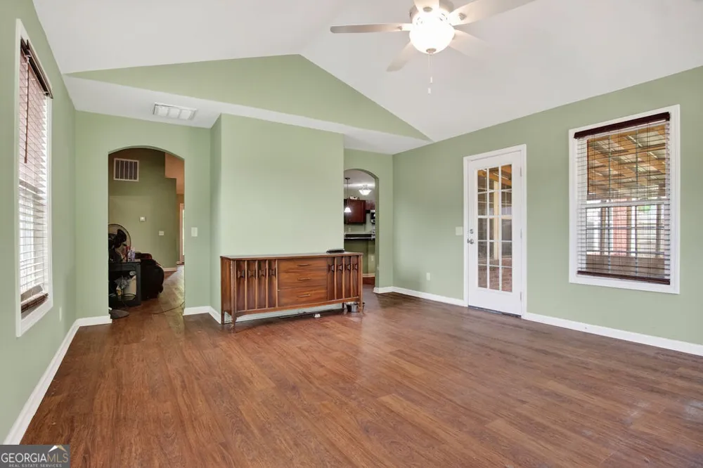 254 Taylor LN Winterville, GA 30683