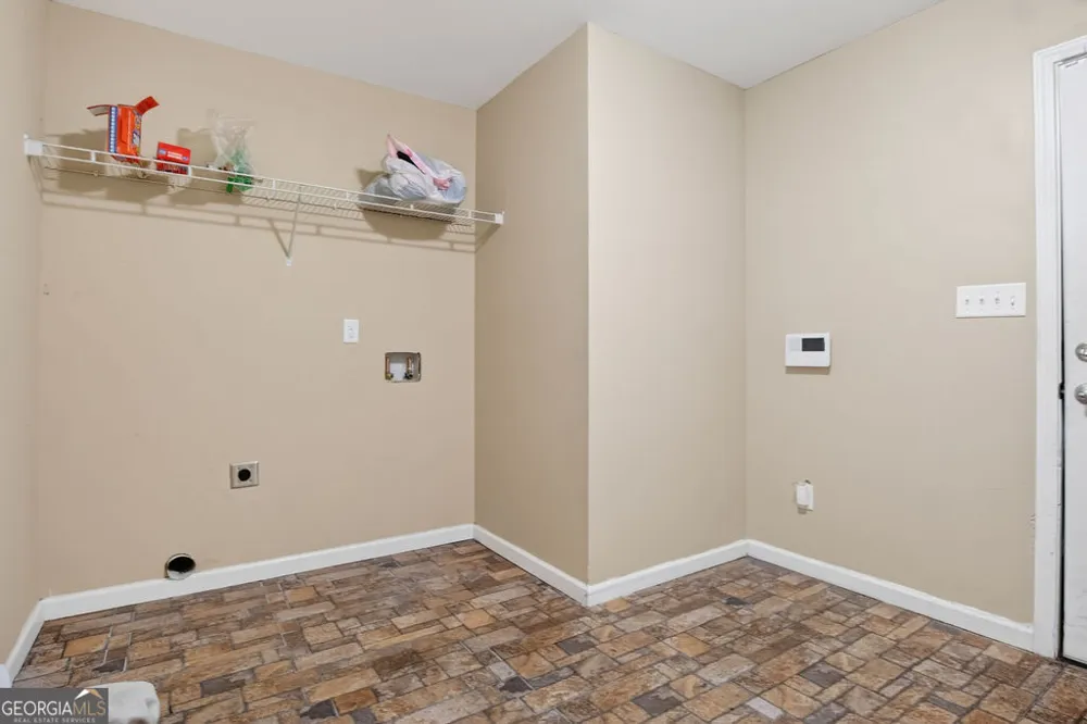 254 Taylor LN Winterville, GA 30683