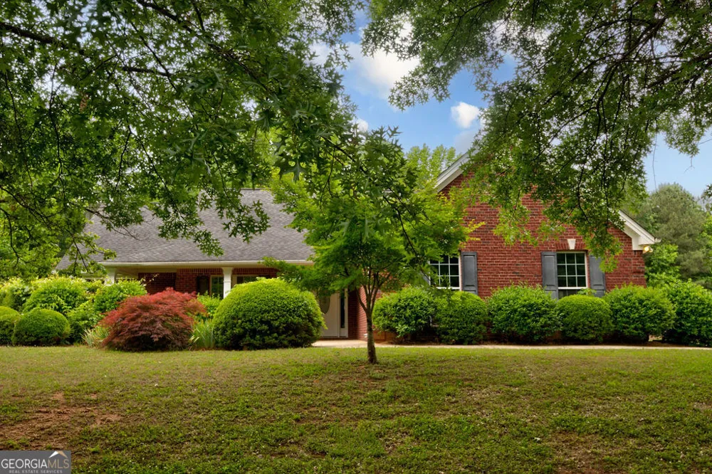 254 Taylor LN Winterville, GA 30683