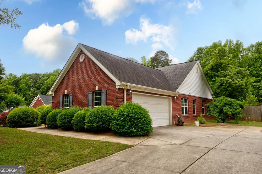 254 Taylor LN Winterville, GA 30683