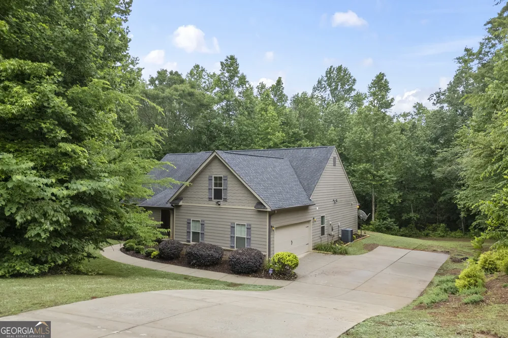 717 Oconee LN Commerce, GA 30529