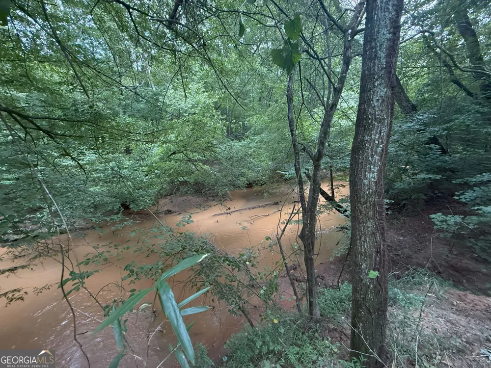 11 Owens RD Maysville, GA 30558