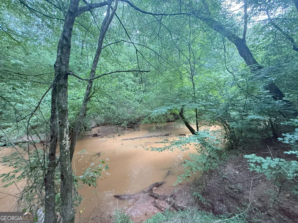 11 Owens RD Maysville, GA 30558