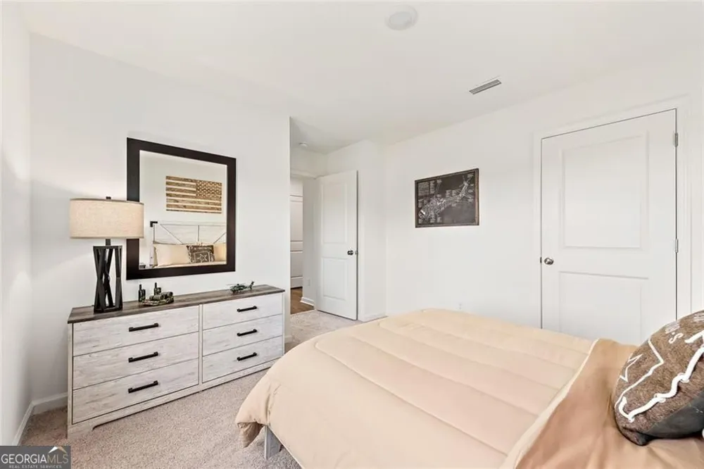 211 Woodlake LNDG Hartwell, GA 30643