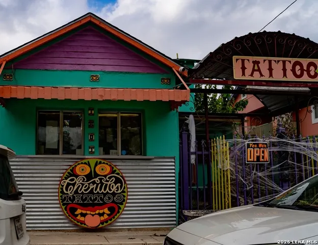 711 S TRINITY ST San Antonio, TX 78207