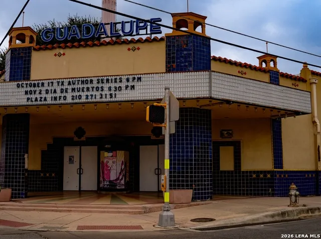 711 S TRINITY ST San Antonio, TX 78207