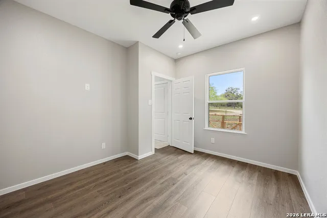 316 Royal Oaks Dr Somerset, TX 78069