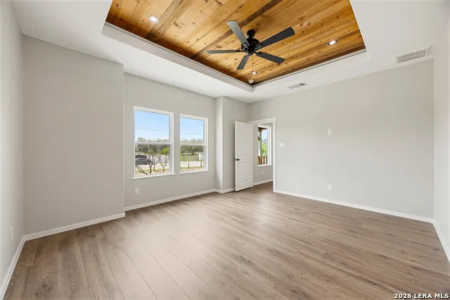 316 Royal Oaks Dr Somerset, TX 78069