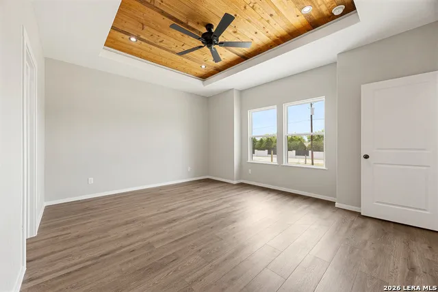 316 Royal Oaks Dr Somerset, TX 78069