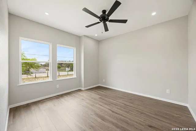 316 Royal Oaks Dr Somerset, TX 78069