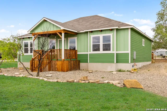 316 Royal Oaks Dr Somerset, TX 78069