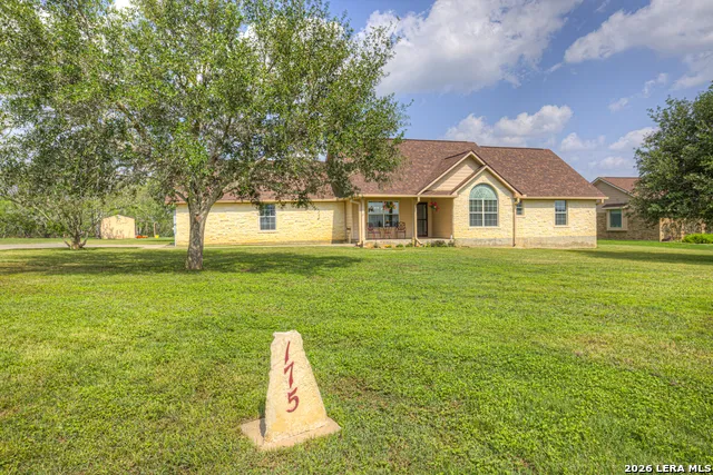 175 CREEKWOOD DR Gonzales, TX 78629