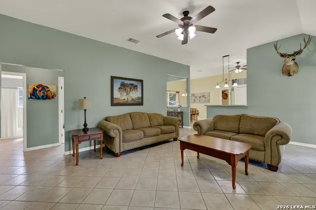 175 CREEKWOOD DR Gonzales, TX 78629