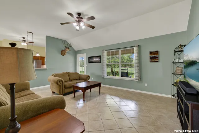 175 CREEKWOOD DR Gonzales, TX 78629