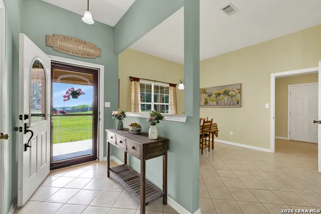 175 CREEKWOOD DR Gonzales, TX 78629