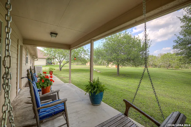 175 CREEKWOOD DR Gonzales, TX 78629