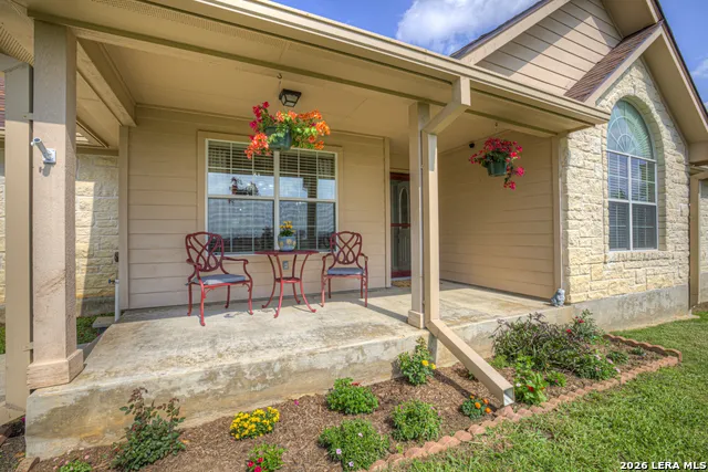 175 CREEKWOOD DR Gonzales, TX 78629