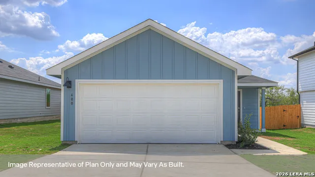 303 Windflower Cove Luling, TX 78648
